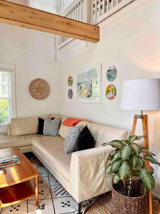 Liz Lane Cottage- Entire Guesthouse Charleston Exterior photo