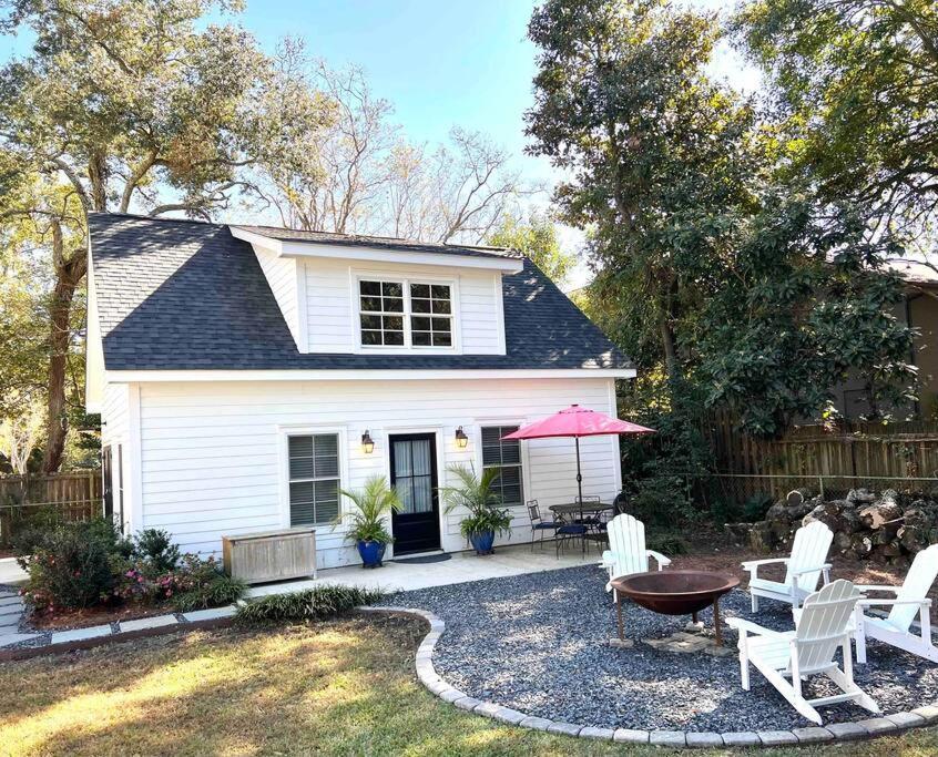 Liz Lane Cottage- Entire Guesthouse Charleston Exterior photo