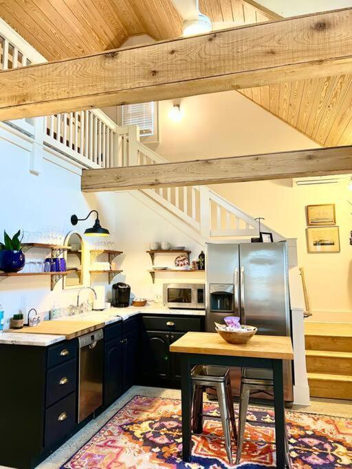 Liz Lane Cottage- Entire Guesthouse Charleston Exterior photo