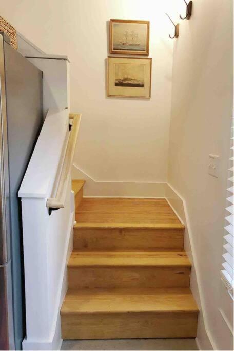 Liz Lane Cottage- Entire Guesthouse Charleston Exterior photo
